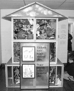 Photo, peace sculpture